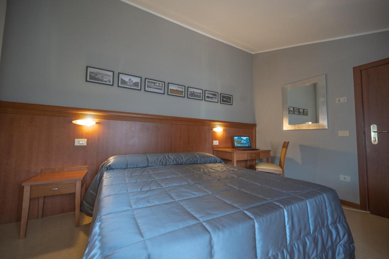 Hotel Moderno Асизи Екстериор снимка