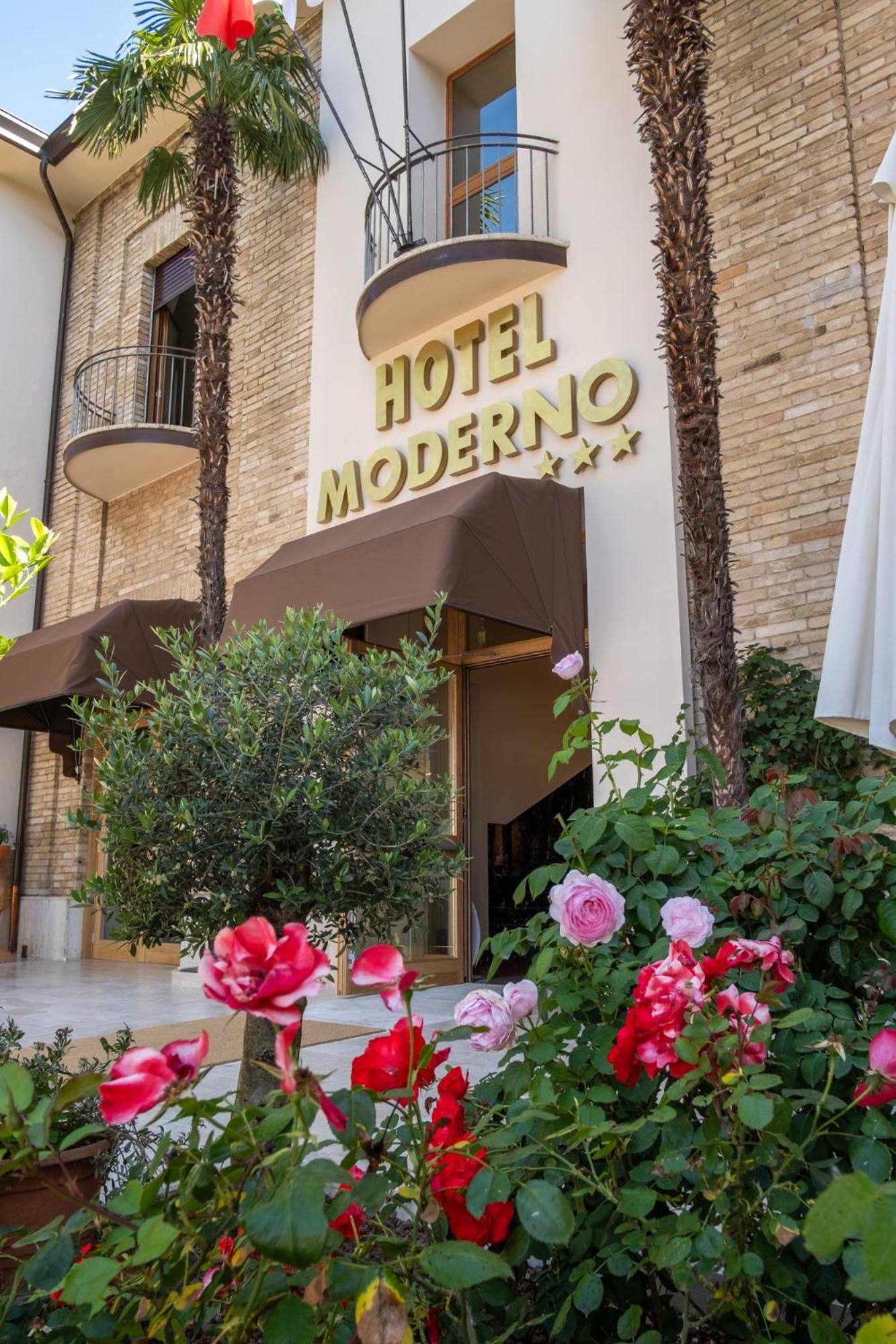 Hotel Moderno Асизи Екстериор снимка