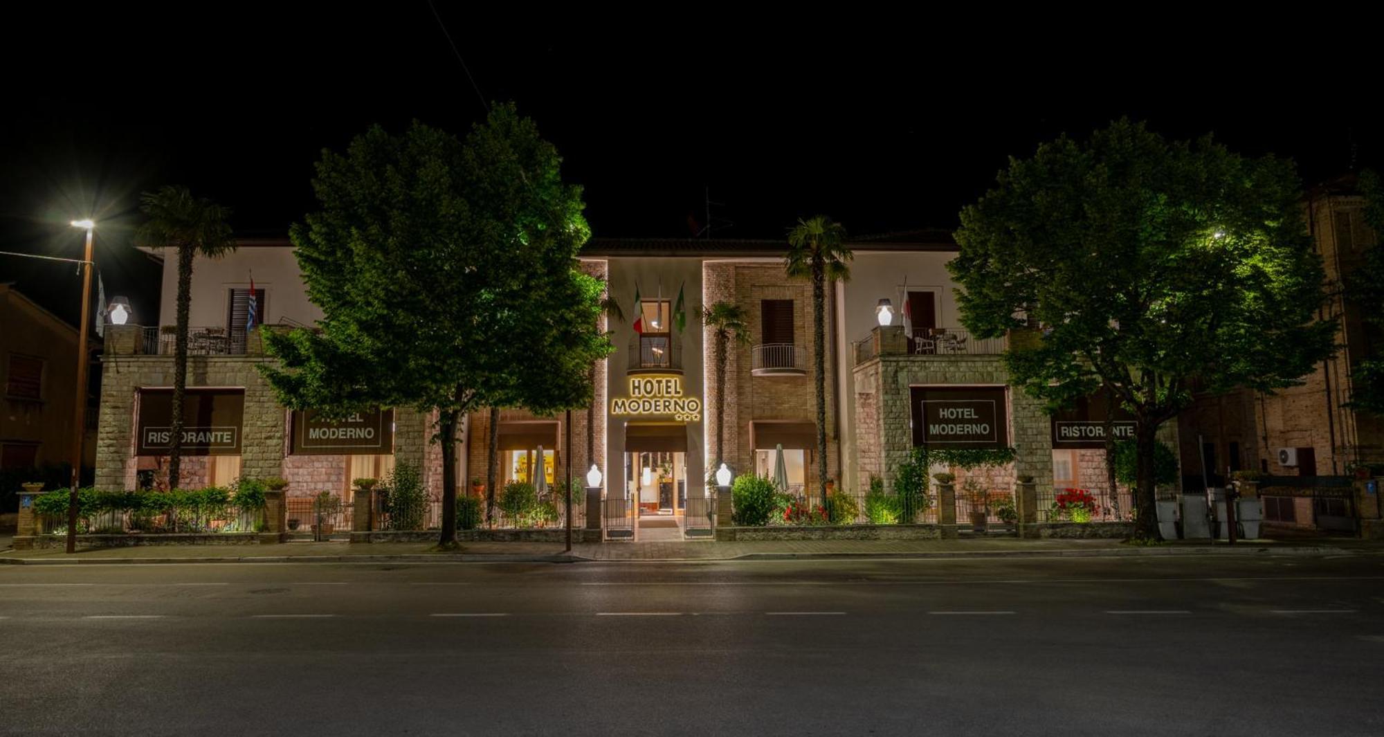 Hotel Moderno Асизи Екстериор снимка