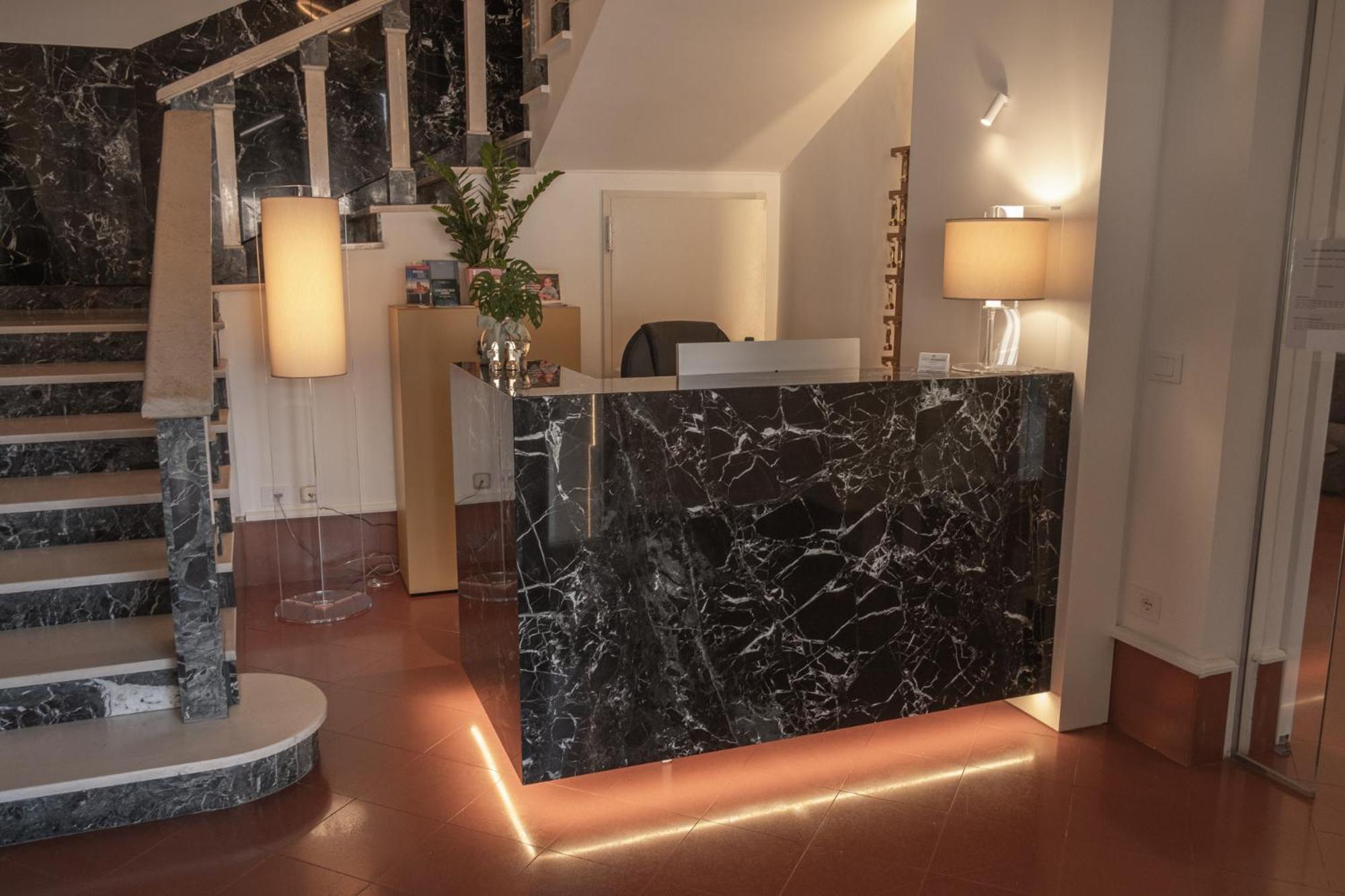 Hotel Moderno Асизи Екстериор снимка
