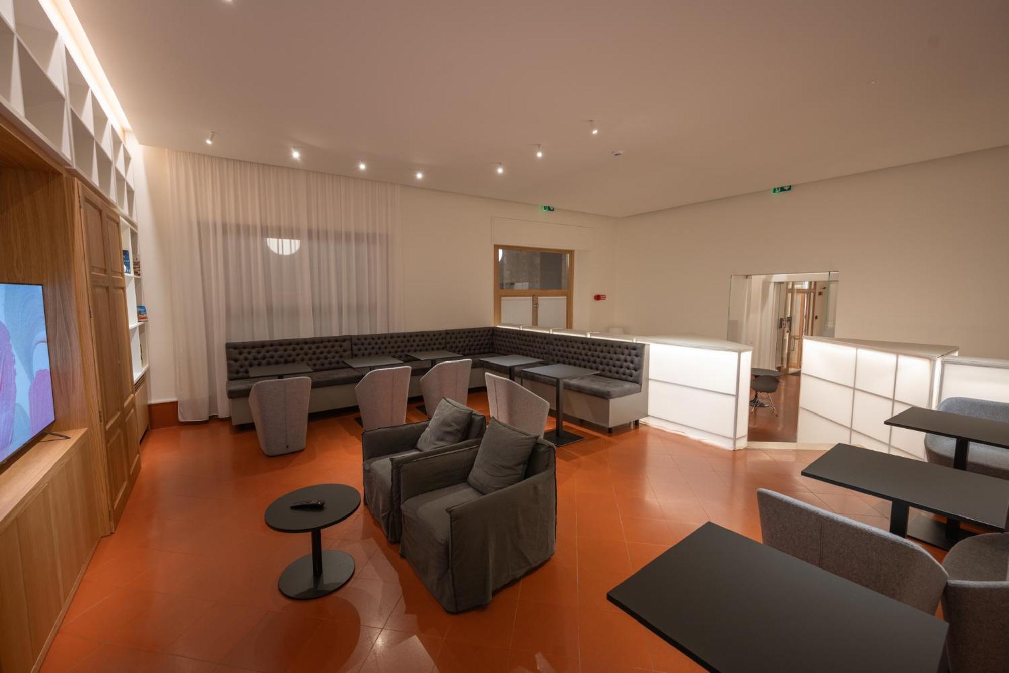 Hotel Moderno Асизи Екстериор снимка