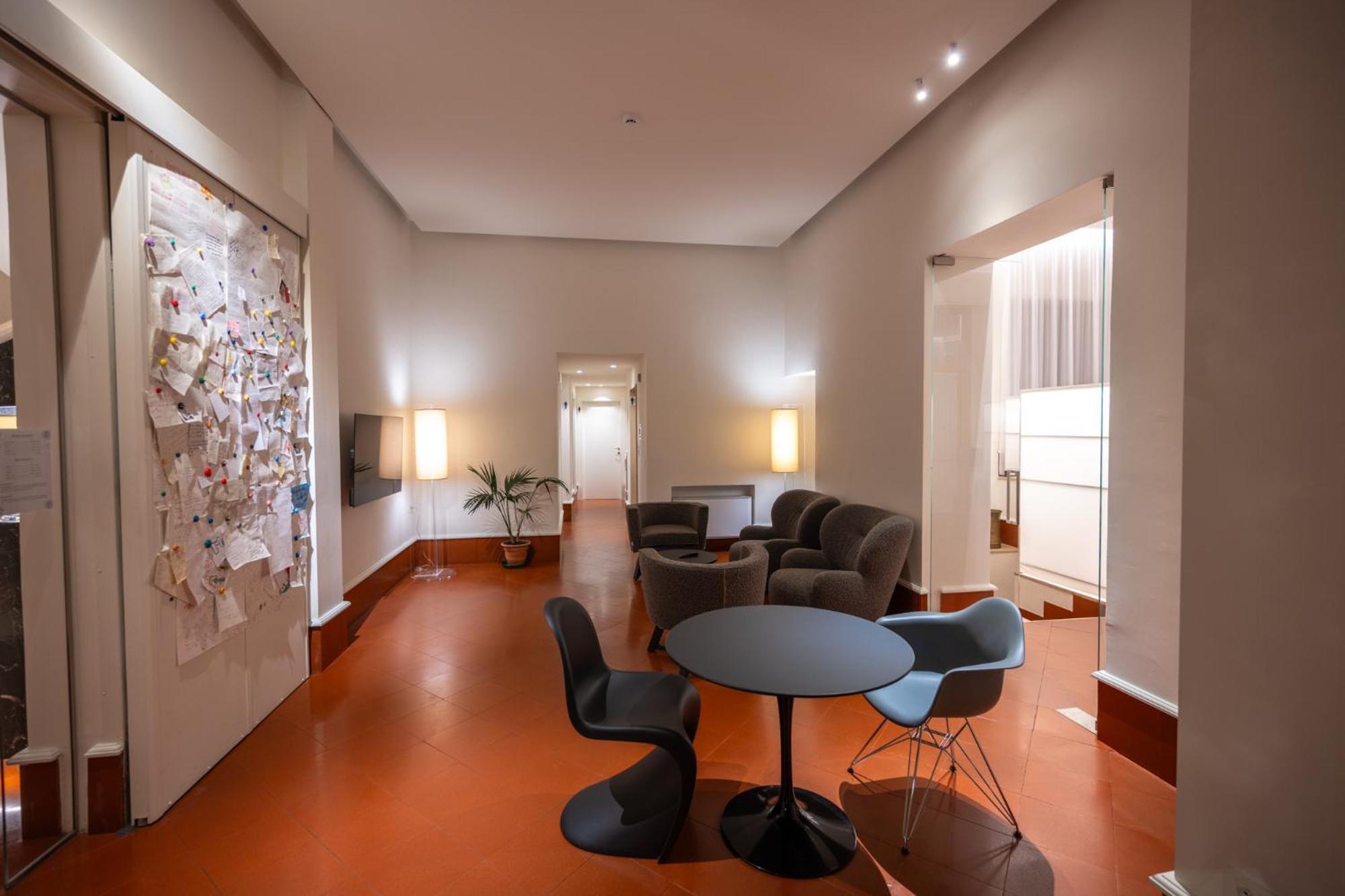 Hotel Moderno Асизи Екстериор снимка