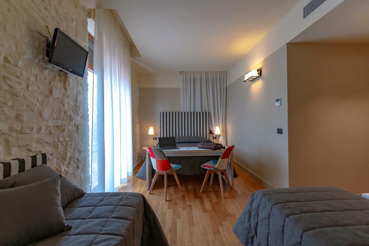 Hotel Moderno Асизи Екстериор снимка