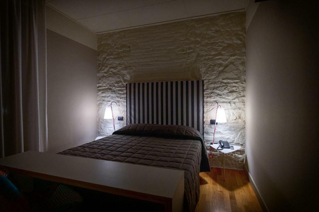 Hotel Moderno Асизи Екстериор снимка