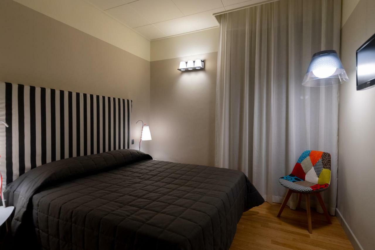 Hotel Moderno Асизи Екстериор снимка